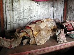 南岩宫太子卧龙床特写