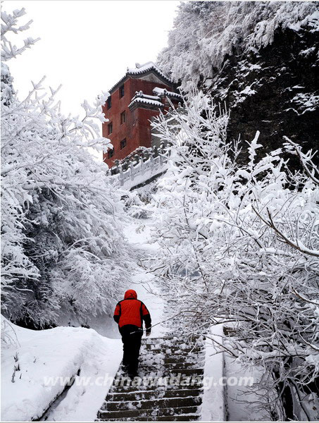 武当山雪景明神道
