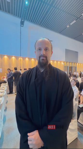 惊艳世界青年发展论坛！“洋道长”亮相武汉，演绎正宗武当太极